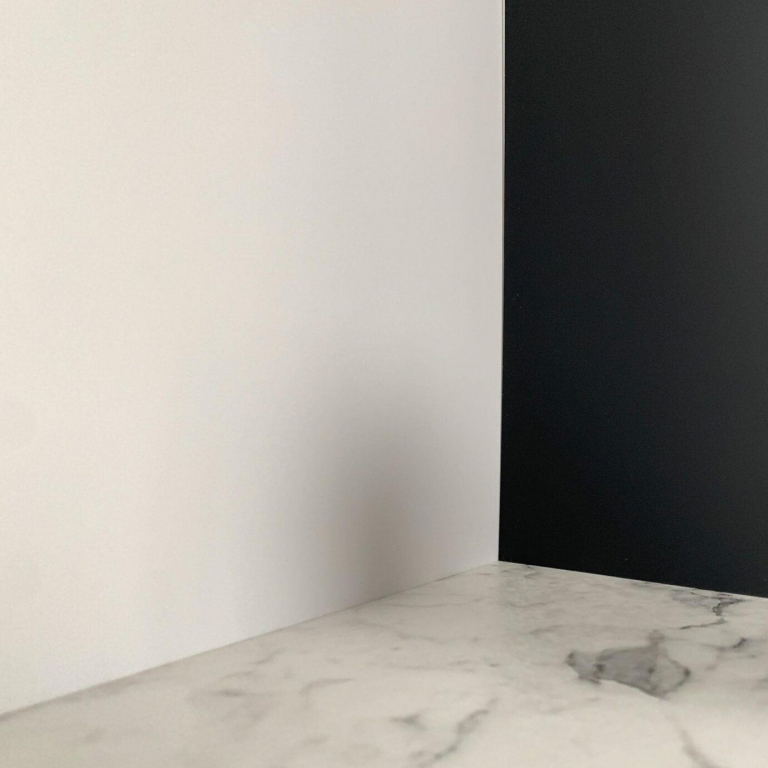 DM-Snow-graphite-marble-wihte-nah_XO-1920x1440